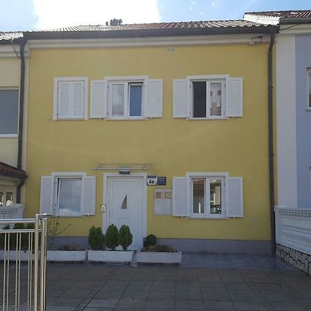 Haus Ella Apartamento Novi Vinodolski Exterior foto