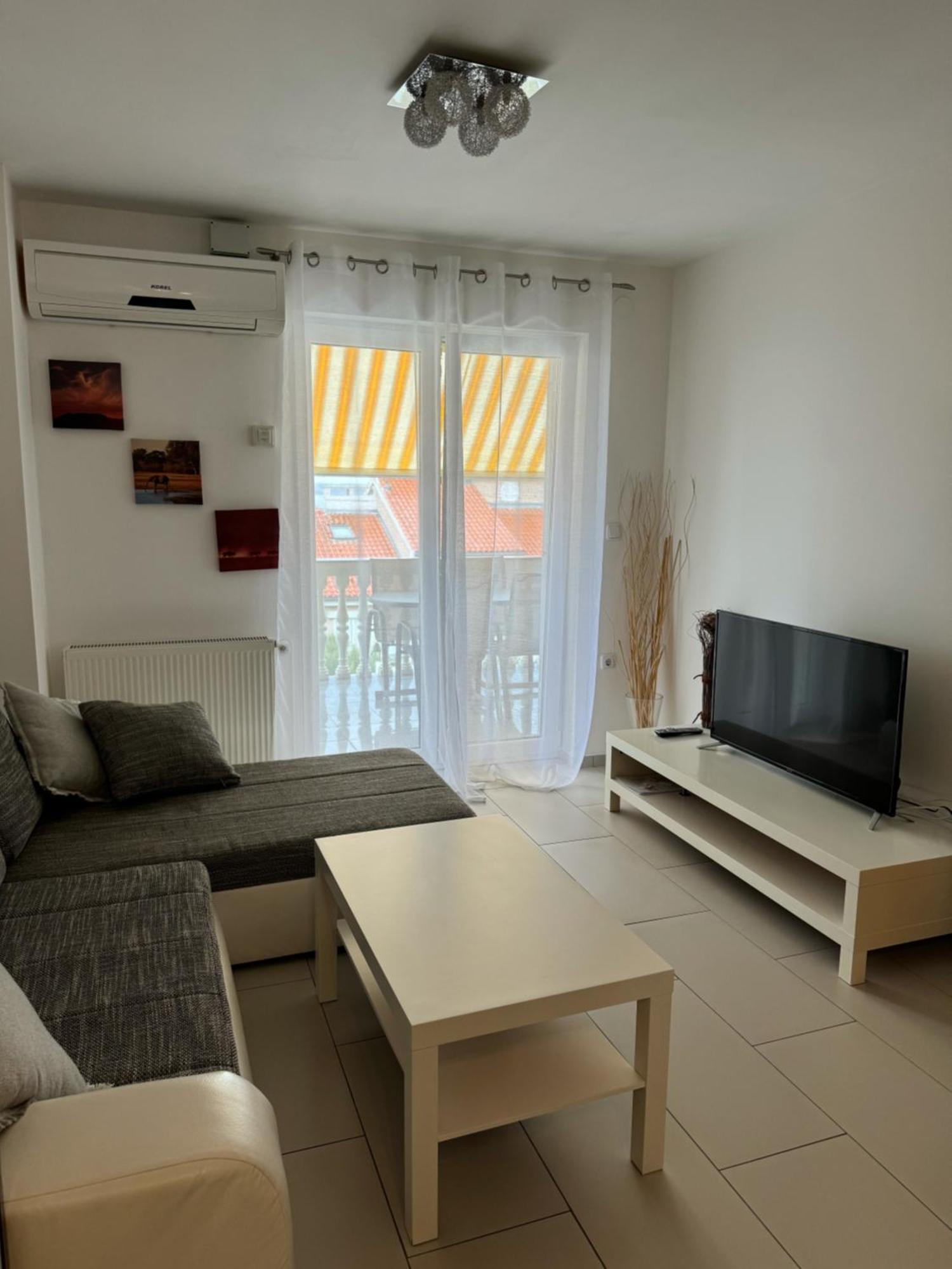 Haus Ella Apartamento Novi Vinodolski Exterior foto