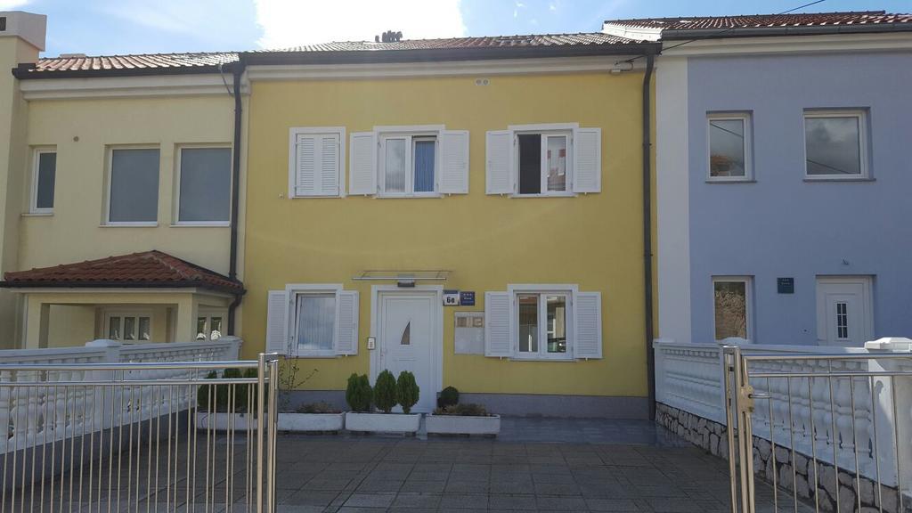 Haus Ella Apartamento Novi Vinodolski Exterior foto